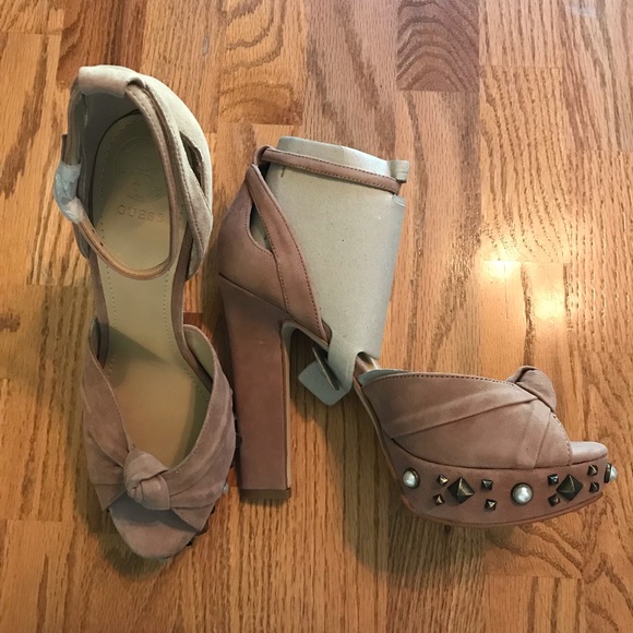 NIB Guess Kenzie 2 Studded Peep Toe Heels 8.5M - Picture 3 of 16